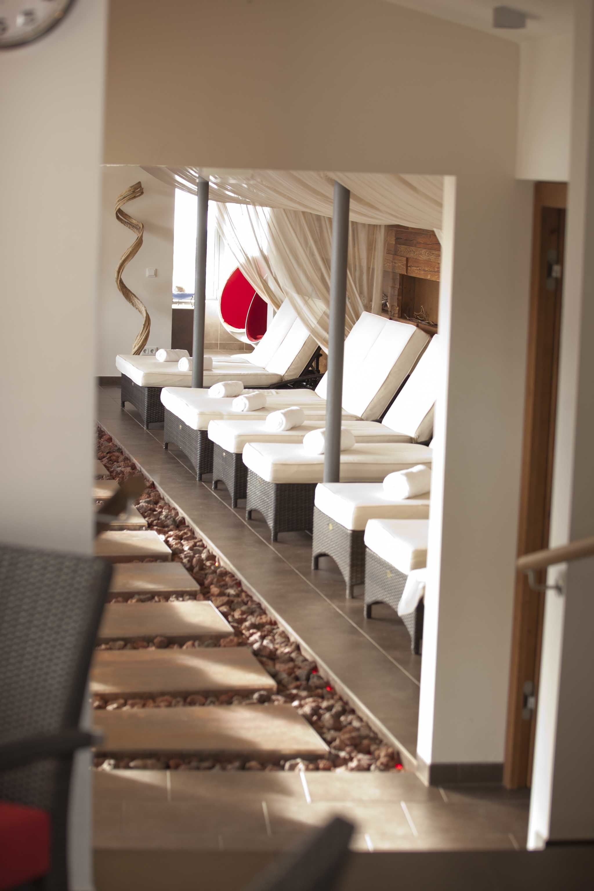 body treatments, sports massages, body wraps, body scrubs, facials