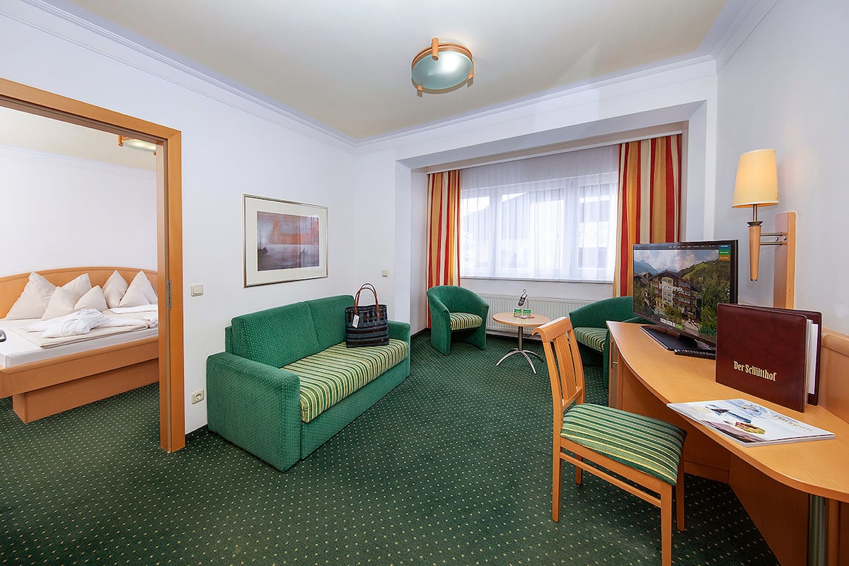 junior suite | 1 bedroom, in-room safe, free wifi, bed sheets