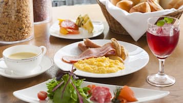 Daily buffet breakfast for a fee