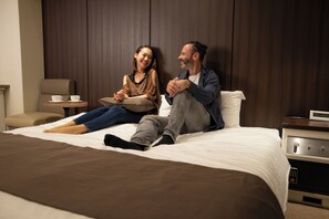 Premium bedding, laptop workspace, blackout drapes, soundproofing - Hotel Plaza Osaka (Osaka)