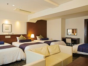 Family Quadruple Room | Premium bedding, laptop workspace, blackout drapes, soundproofing