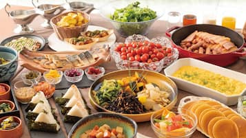 Daily buffet breakfast for a fee