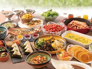 Daily buffet breakfast for a fee
