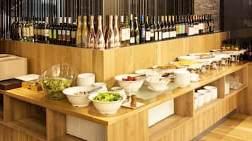 2 restaurants, lunch, dinner served; Japanese cuisine