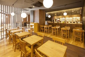 2 restaurants, lunch, dinner served; Japanese cuisine  - Hotel Mystays Gotanda Station (Tokyo)