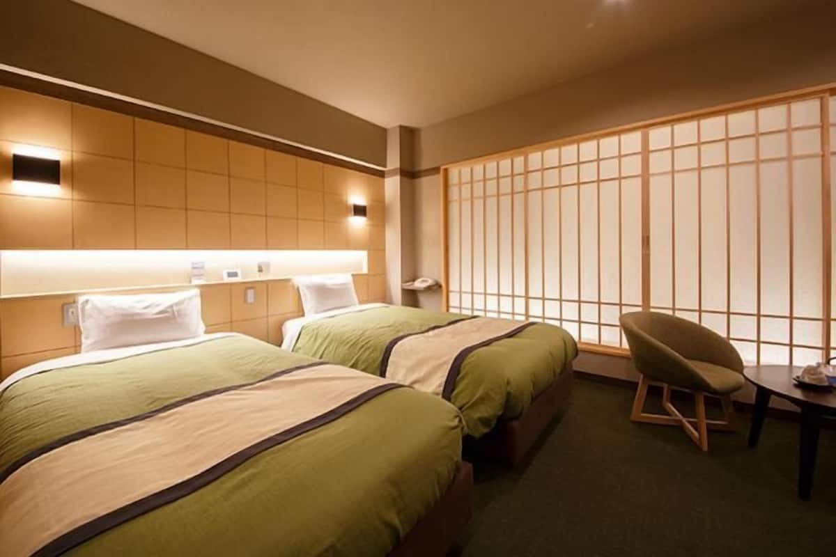 Desk, free wired Internet, bed sheets