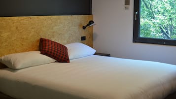 Individually furnished, soundproofing, free cribs/infant beds, free WiFi