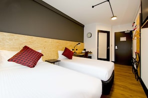 Individually furnished, desk, soundproofing, free WiFi