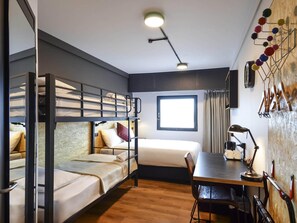 Family Room, 1 Queen & 1 Bunk set | Individually furnished, soundproofing, free cribs/infant beds, free WiFi