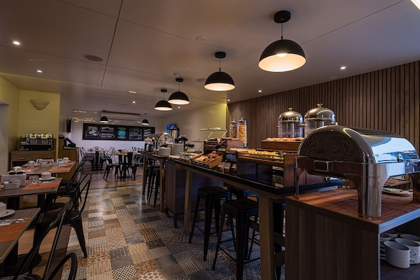 Free daily full breakfast