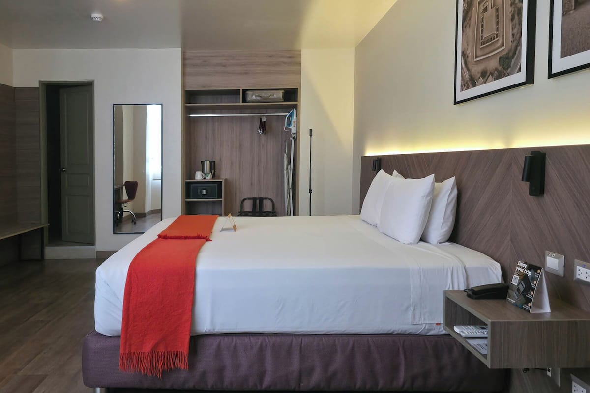 In-room safe, desk, free WiFi, bed sheets