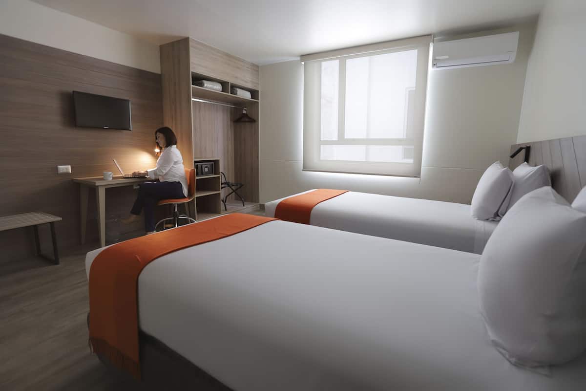 Coffres-forts dans les chambres, bureau, Wi-Fi gratuit, draps fournis