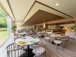 Breakfast and dinner served - Mercure Fukuoka Munakata Resort & Spa (Munakata)