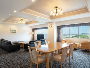 Deluxe Suite, Multiple Beds