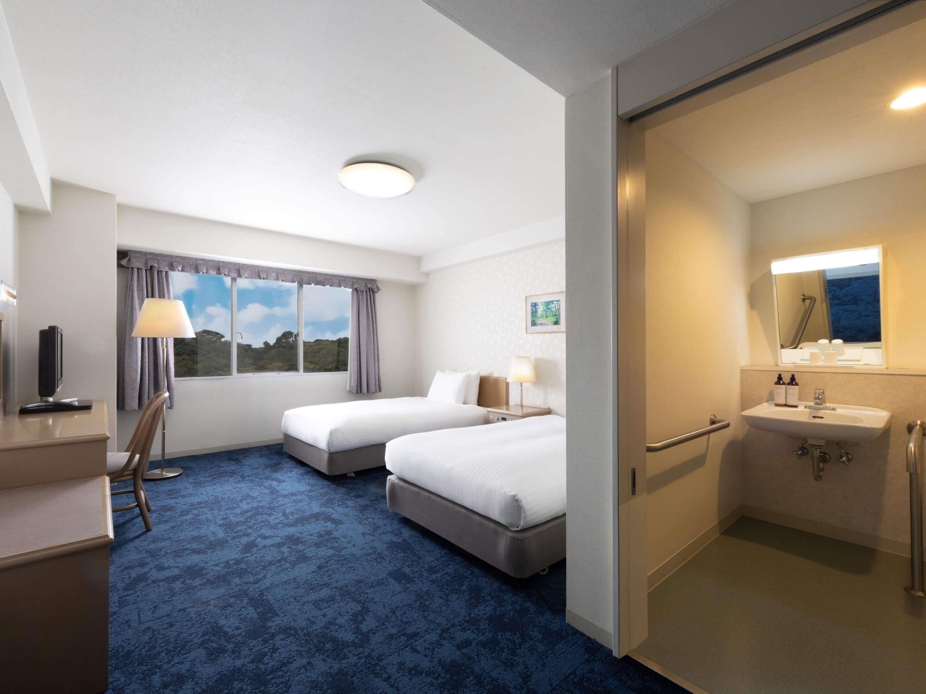 Classic Accessible Room with 2 single beds | In-room safe, desk, free WiFi, bed sheets
