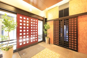 Interior entrance - Hotel Nihonbashi Saibo (Tokyo)
