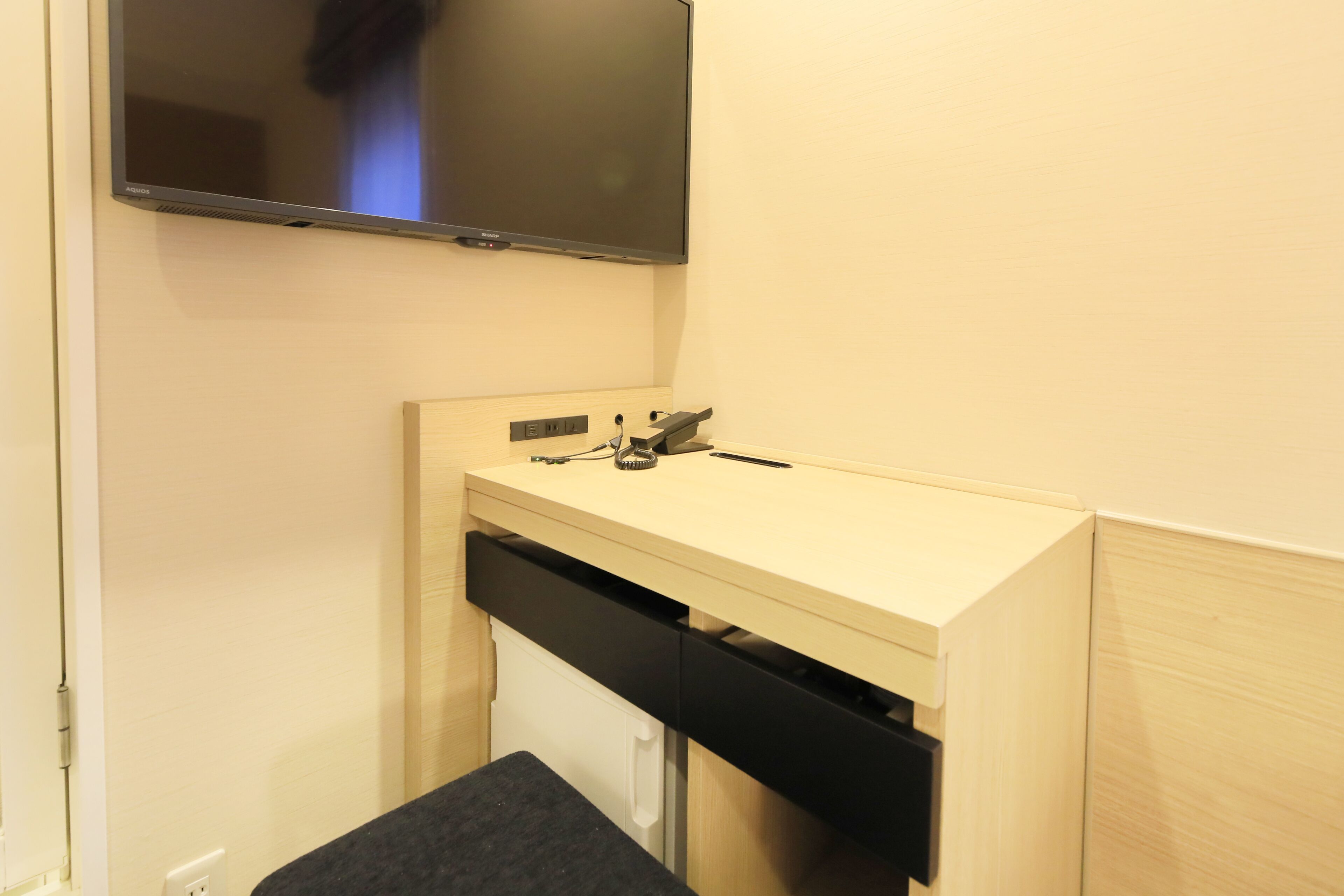 down duvets, individually decorated, individually furnished, desk