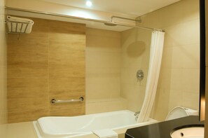 Basic Room | Deep soaking bathtub