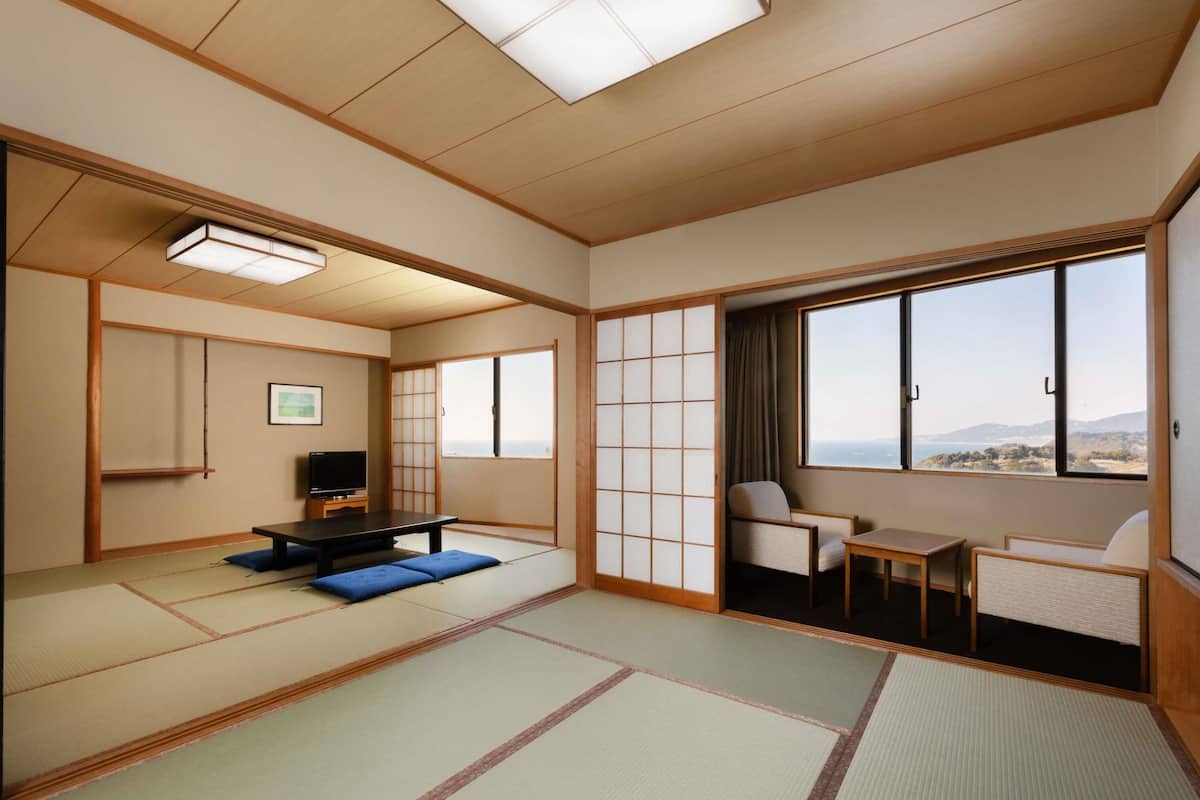 Classic Room, 2 Twin Beds, Ocean View | In-room safe, desk, laptop workspace, blackout drapes