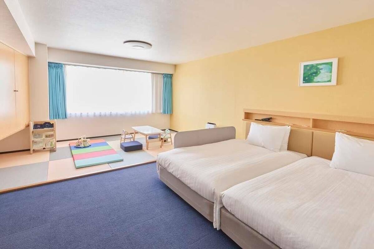 Habitación estándar, 2 camas individuales | Caja de seguridad en la habitación y escritorio 