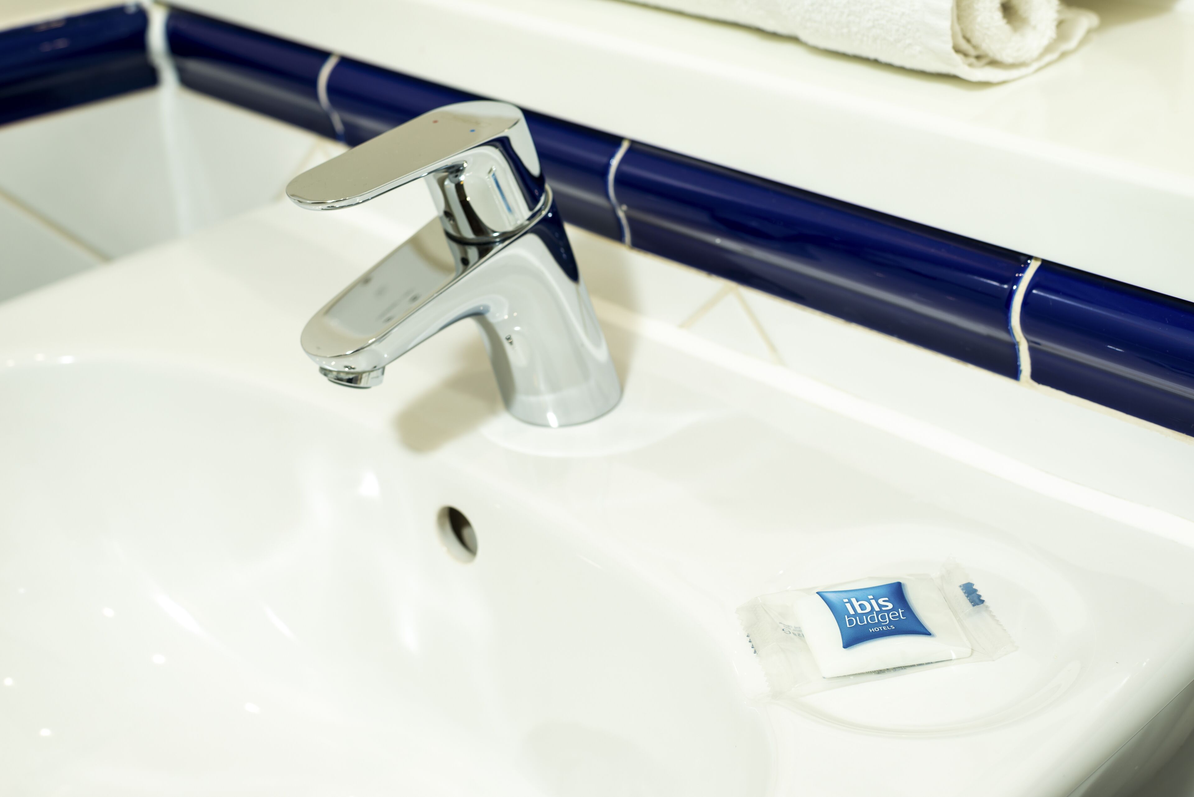 in-room safe, desk, laptop workspace, blackout curtains