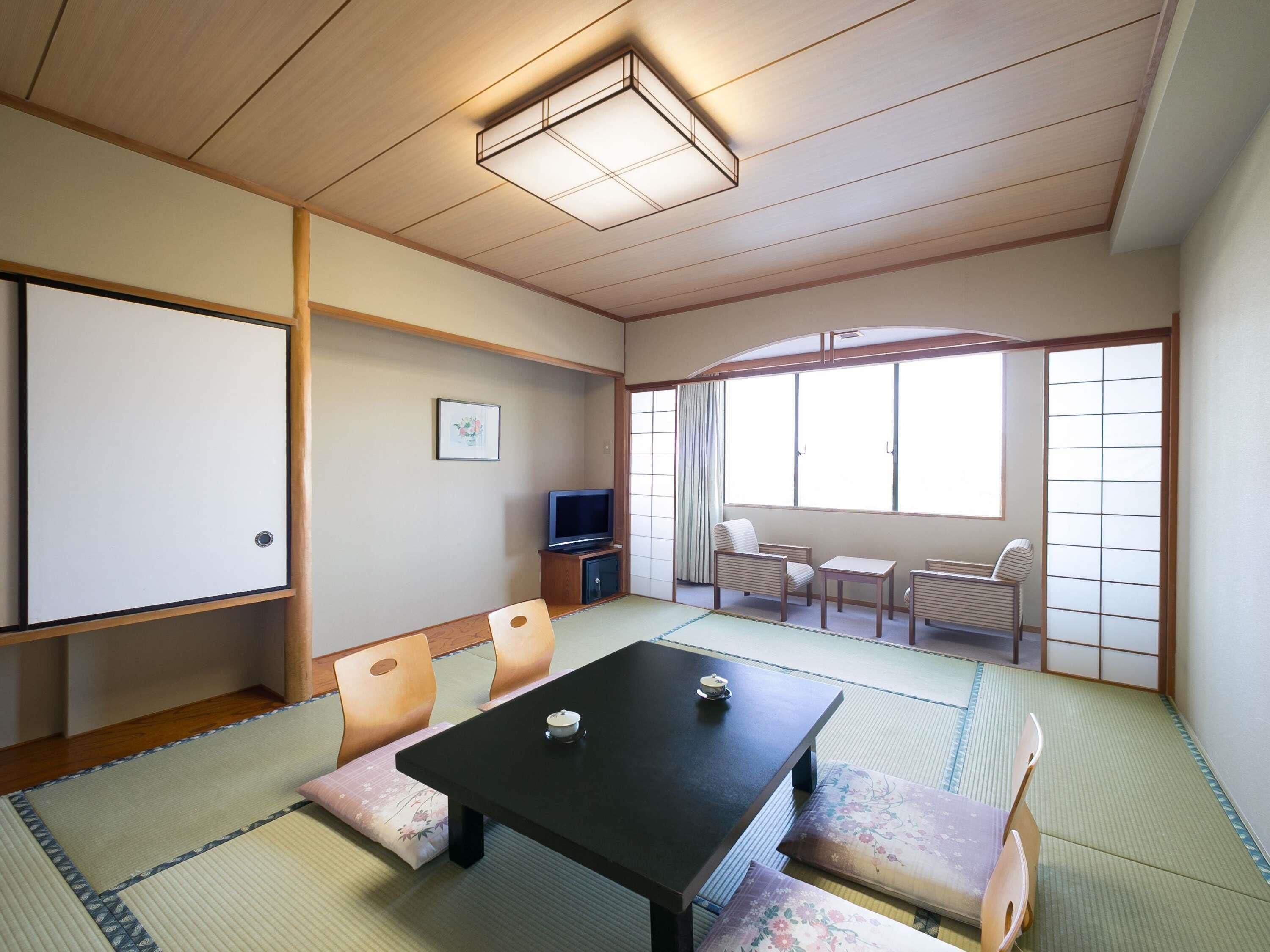 Classic Room, 2 Twin Beds, Ocean View | In-room safe, desk, laptop workspace, blackout drapes