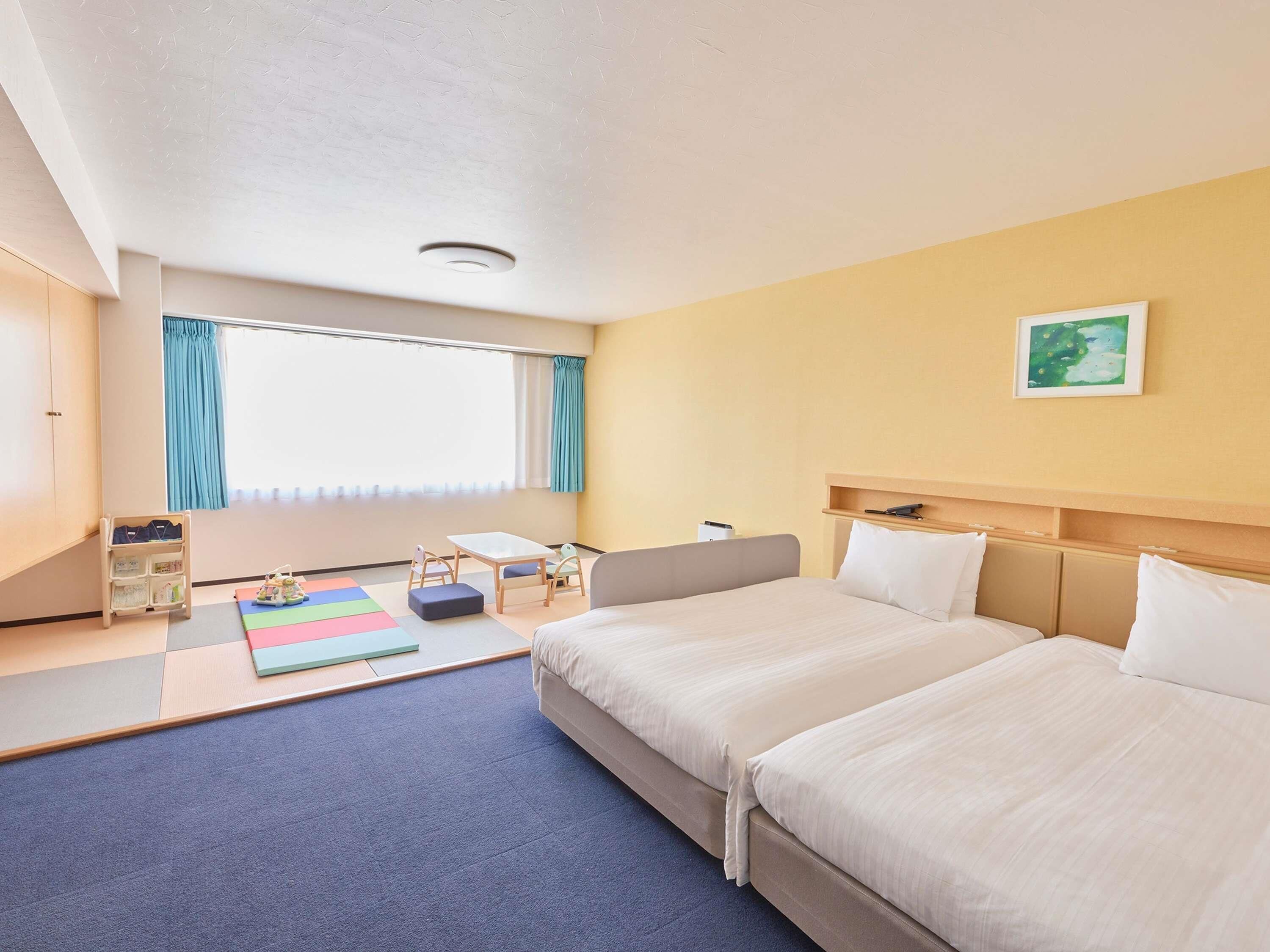 Rom – standard, 2 enkeltsenger | Safe på rommet, skrivebord og skrivebord for bærbar PC