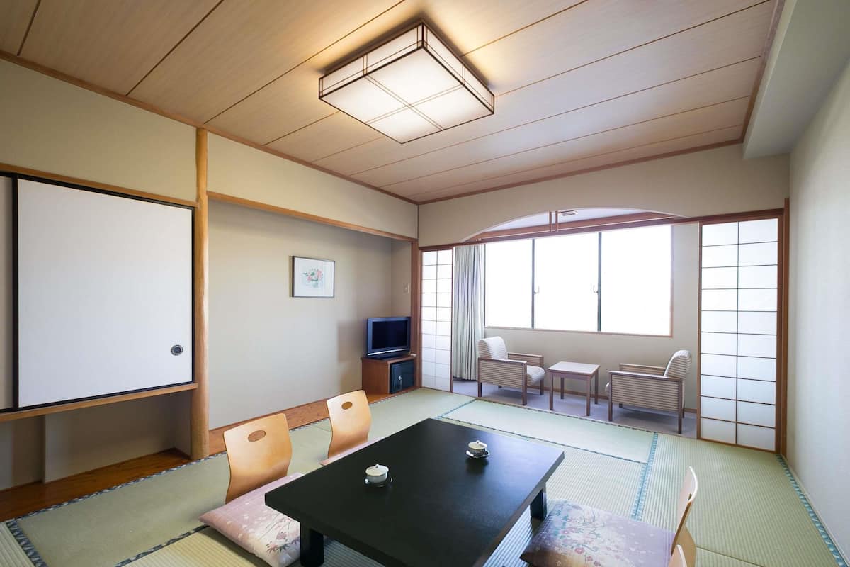 Classic Room, 2 Twin Beds, Ocean View | In-room safe, desk, laptop workspace, blackout drapes