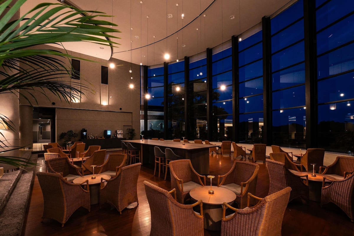 Coffre-fort, bureau, espace de travail pour ordinateurs portables