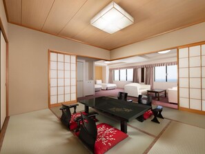 普通套房, 2 張單人床, 海景 | 客房內保險箱、書桌、筆電工作空間、遮光布/窗簾