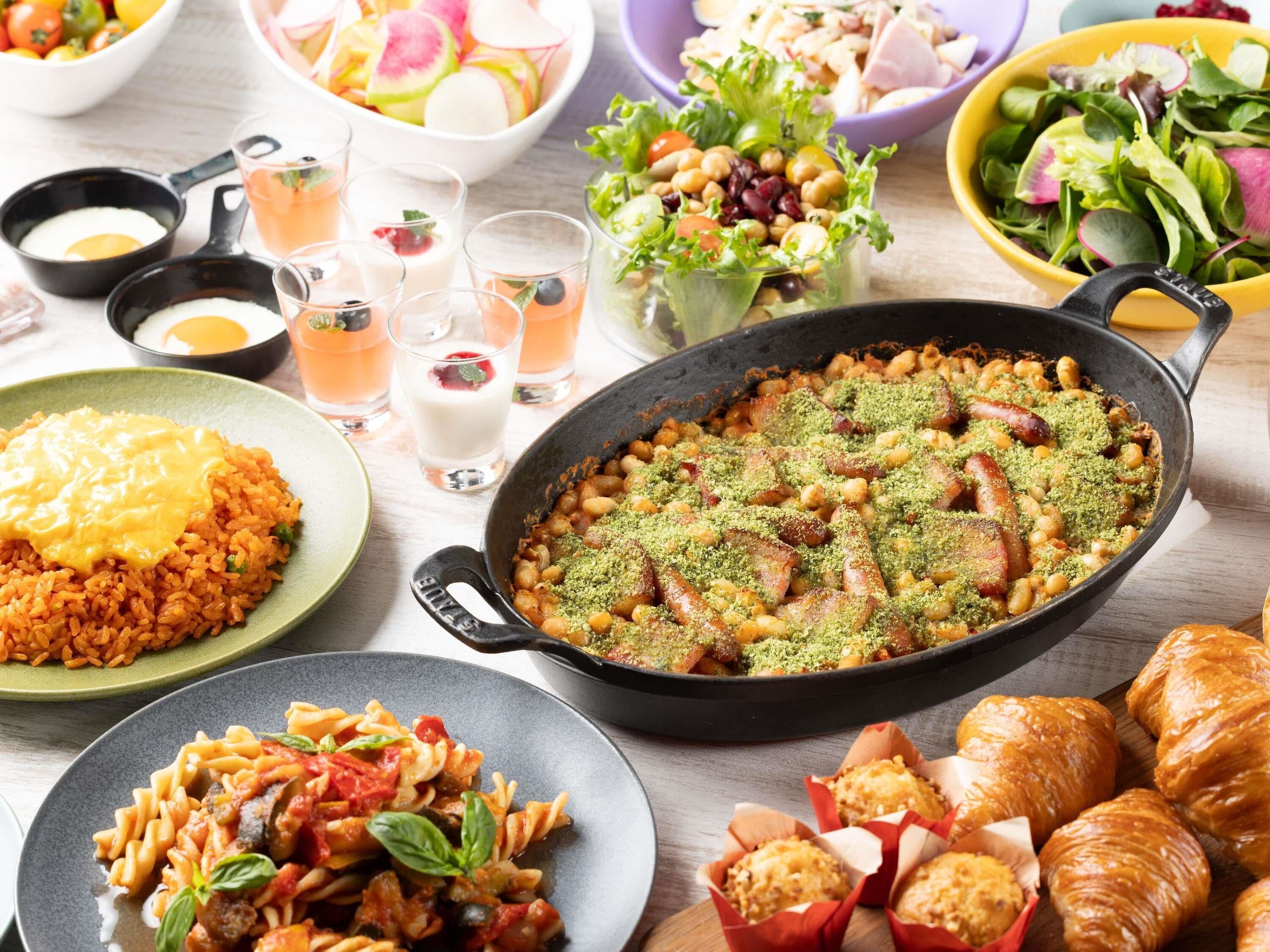 每日供應自助早餐 (費用另計)