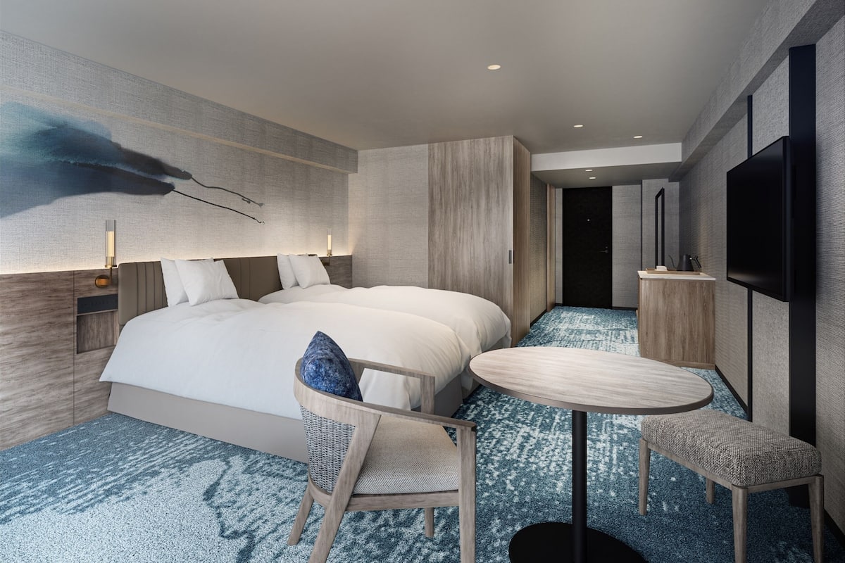 in-room safe, desk, laptop workspace, blackout curtains