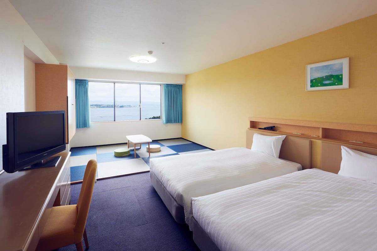 In-room safe, desk, laptop workspace, blackout drapes