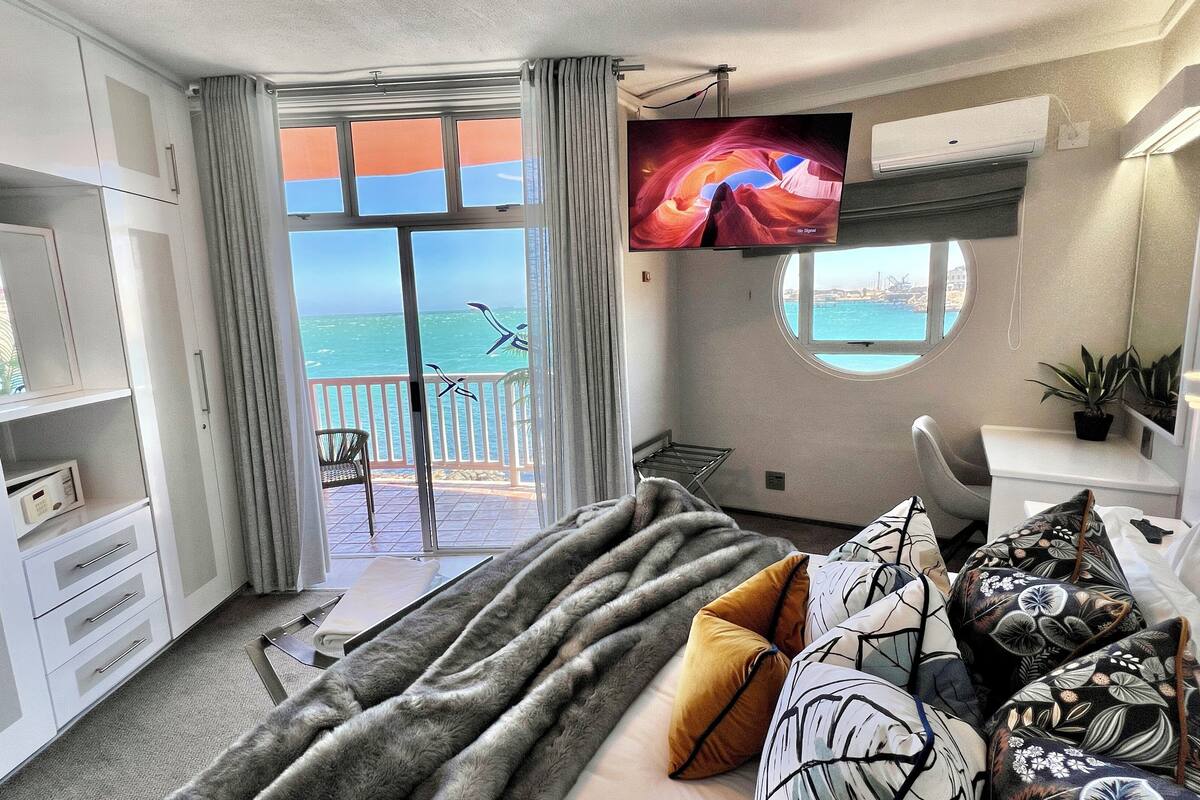 luxury suite | egyptian cotton sheets, premium bedding, select comfort beds