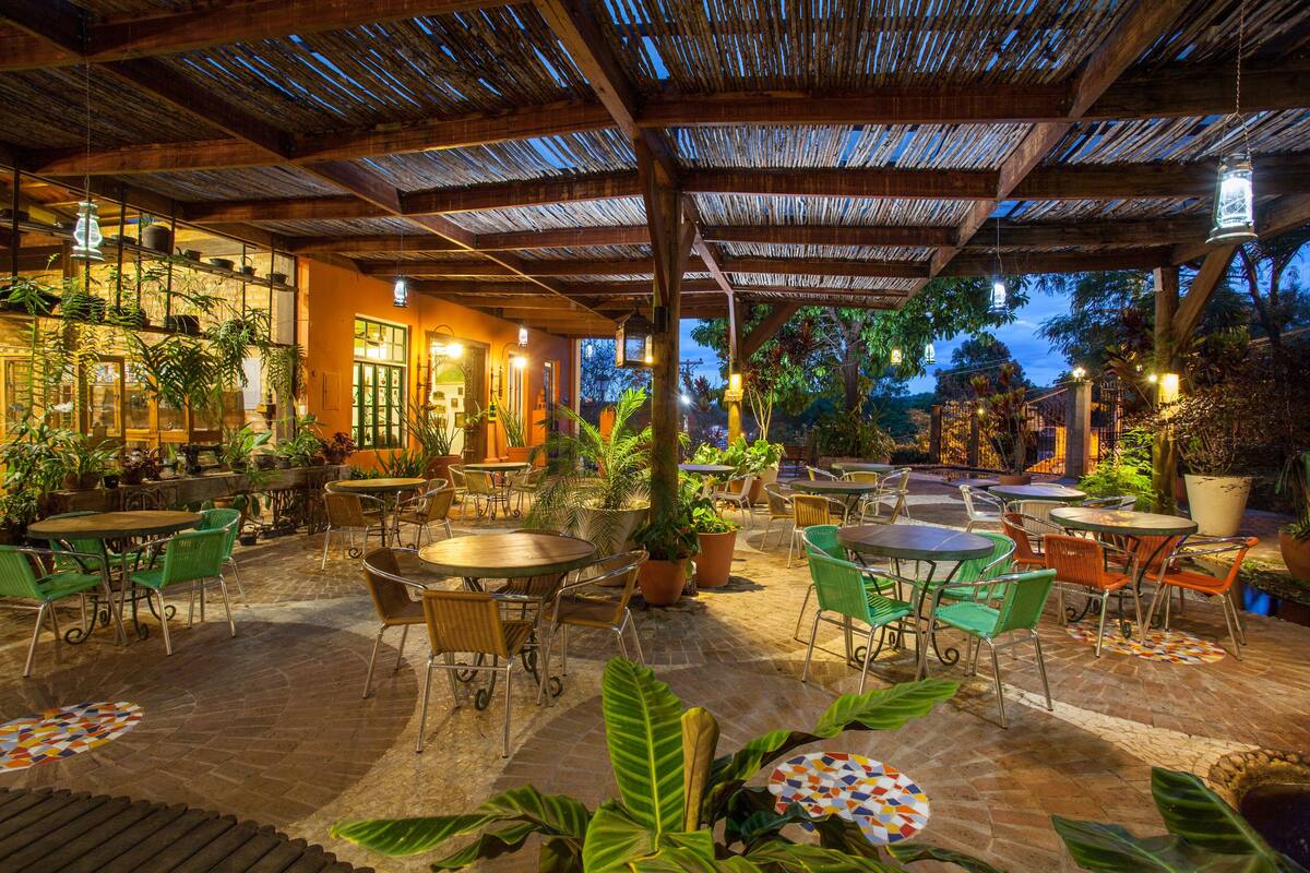 lunch and dinner served, regional cuisine