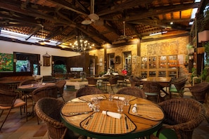 Almoço e jantar, culinária regional