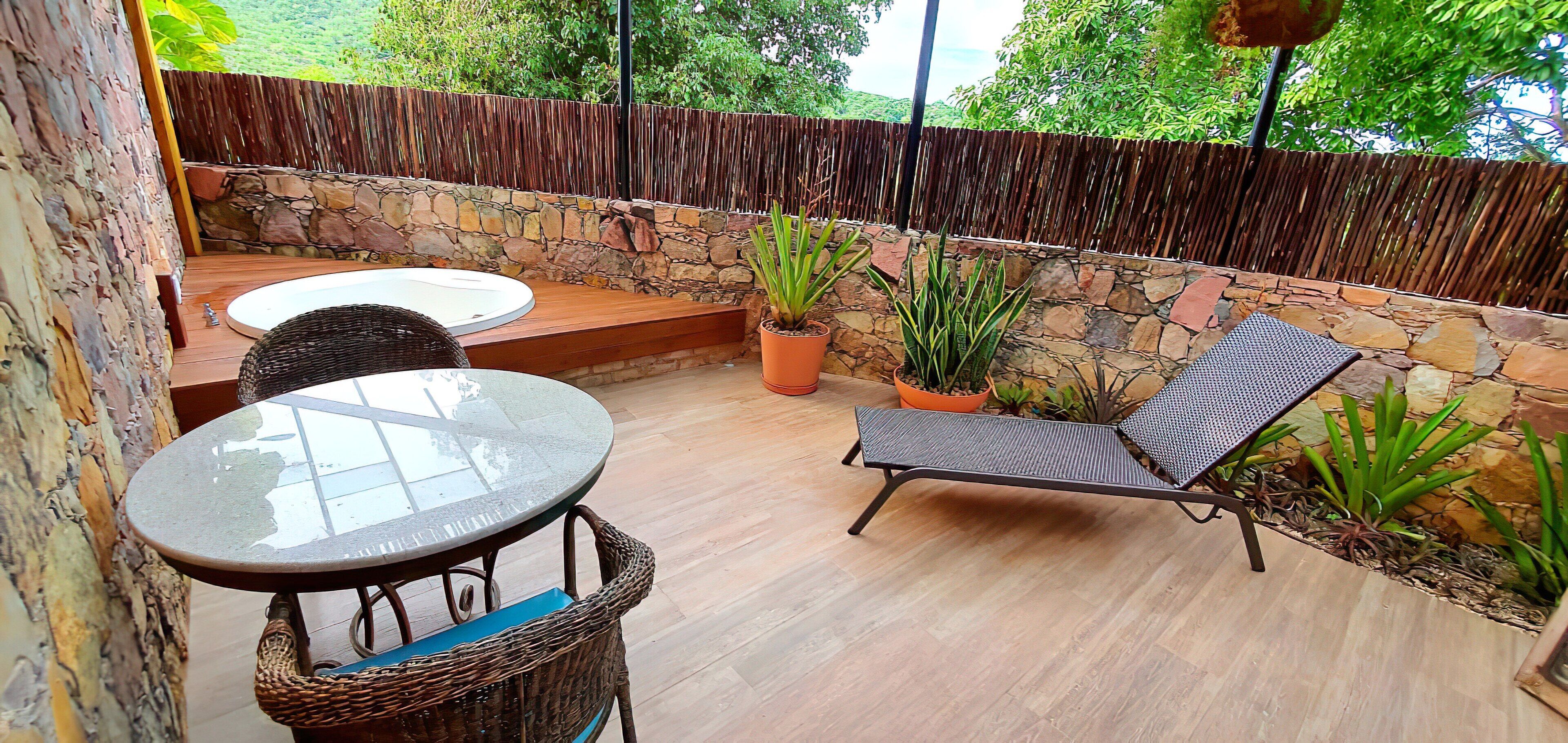 Romantic Double Room | Lanai