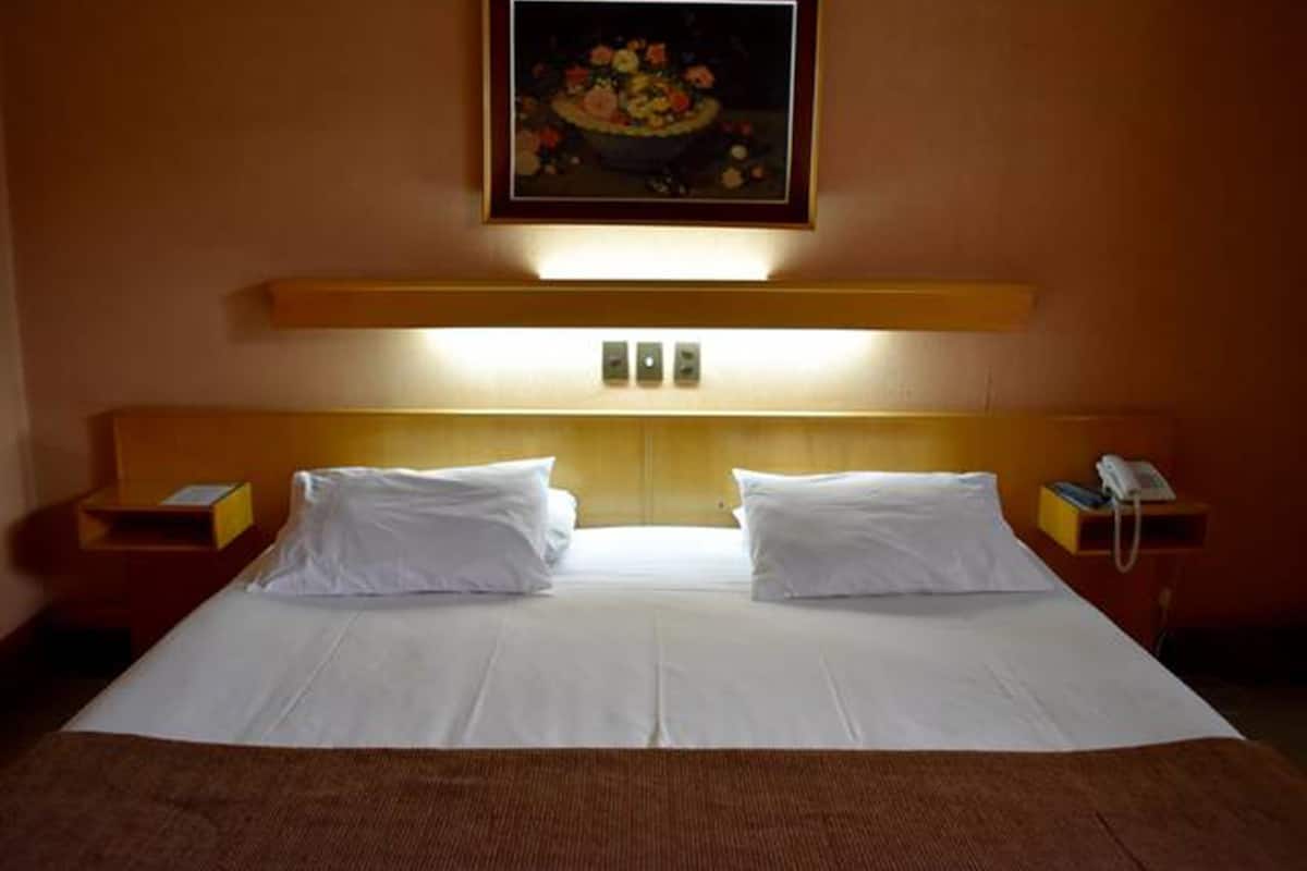 In-room safe, desk, free WiFi