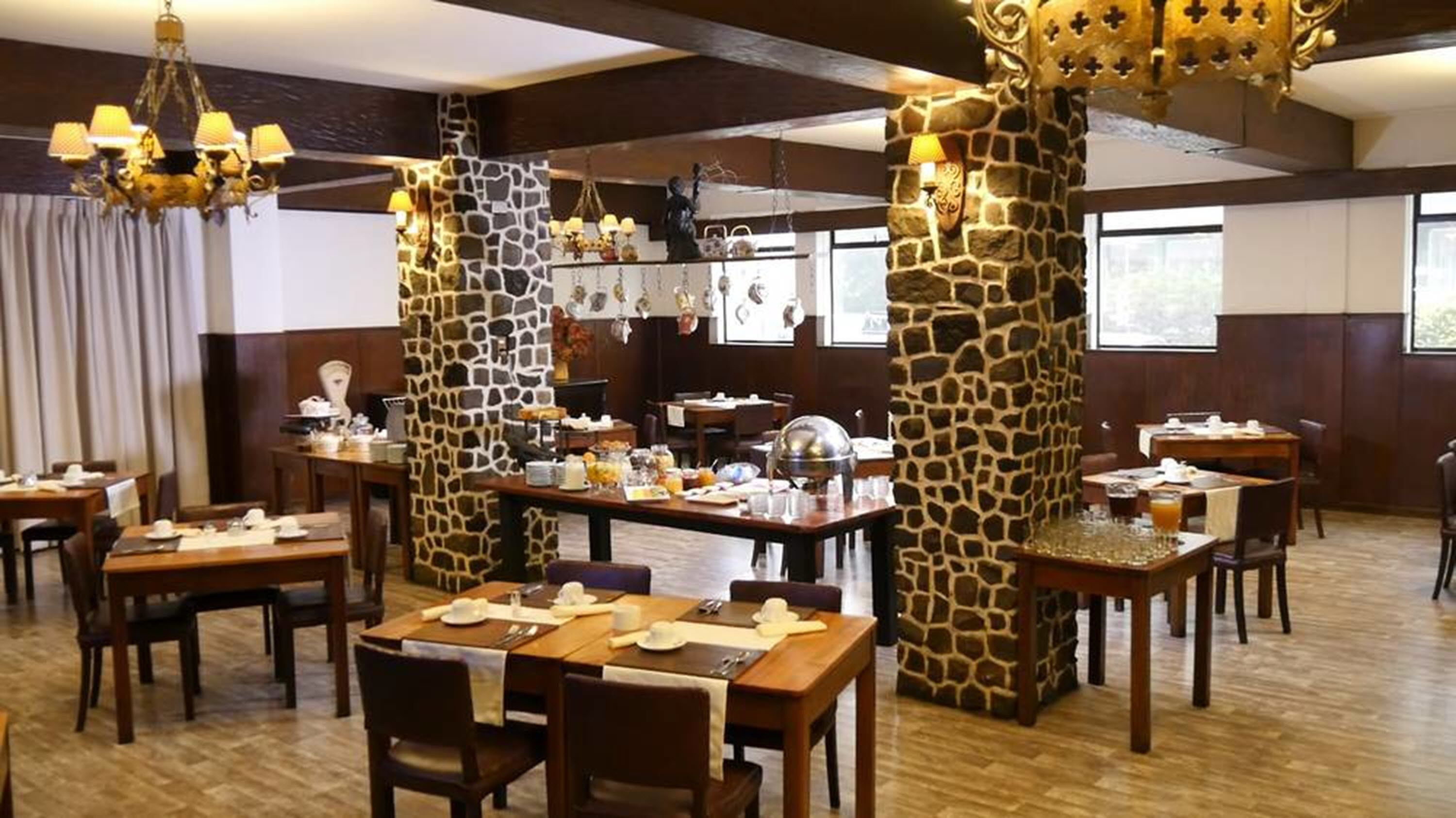 Breakfast area