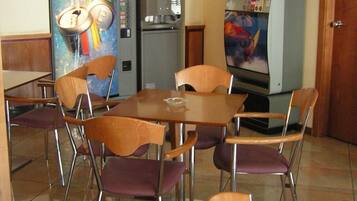 Dagelijks ontbijtbuffet (EUR 11 per persoon)