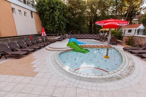 Außenpool (je nach Saison geöffnet)