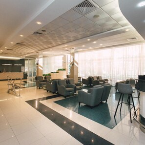 Lobby - Nufarul (Baile Felix)