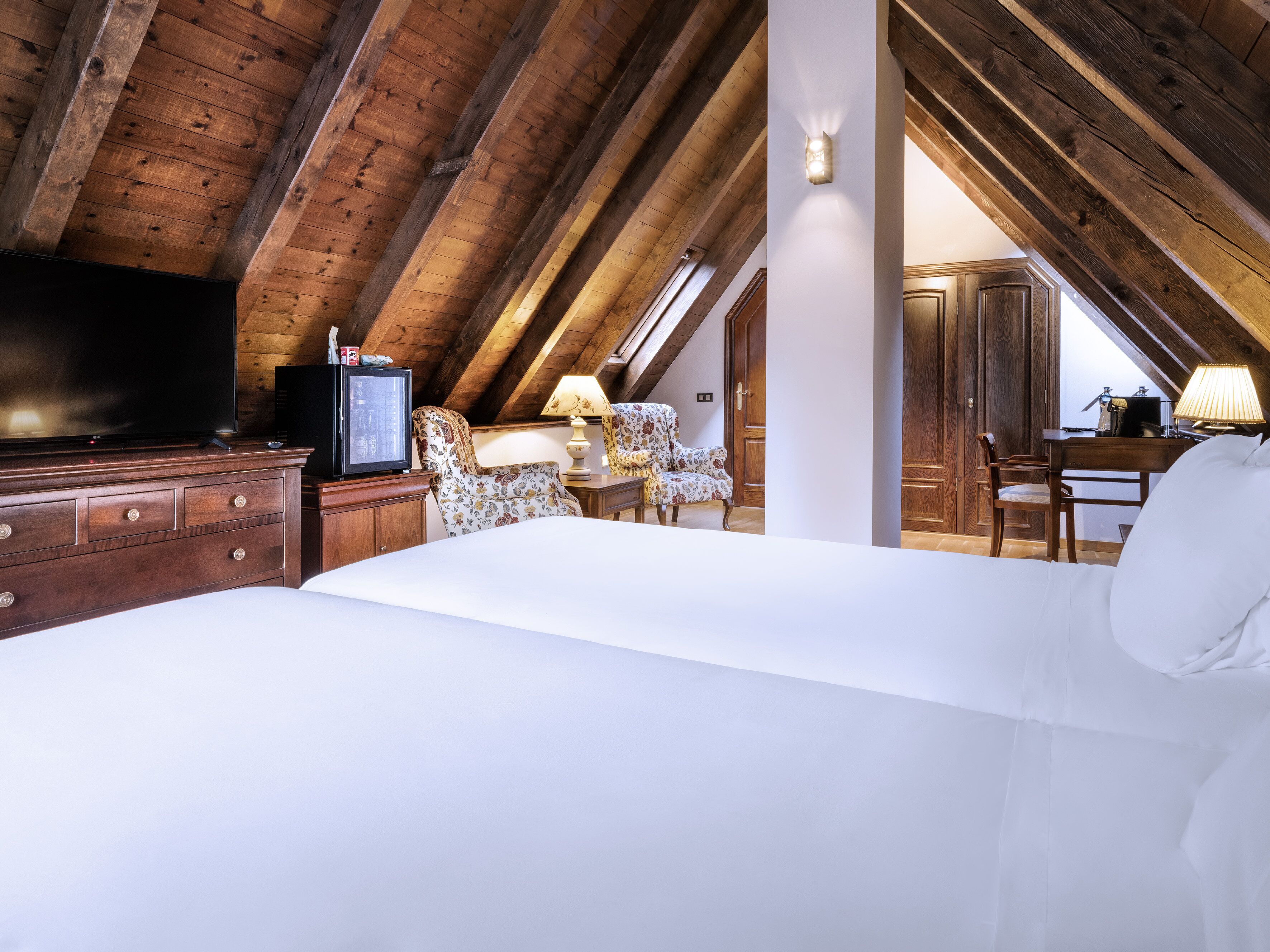 1 bedroom, minibar, in-room safe, desk