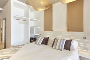 Economy Studio, Terrace | In-room safe, desk, iron/ironing board, free cribs/infant beds - Apartamentos Castaví (Formentera)