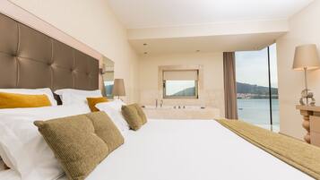 Suite Master | Frigobar, cofres nos quartos, quartos à prova de som, Wi-Fi de cortesia