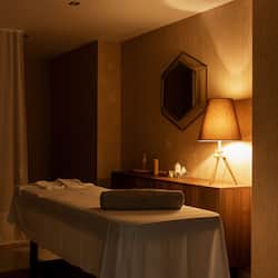 Couples treatment room(s), sauna, hot tub, steam room, body treatments