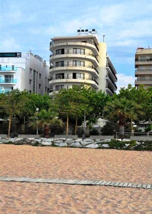 Front of property - Hotel Haromar (Calella)