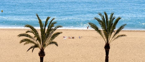 Vue sur la plage ou lâocĂ©an