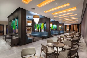 2 bars/lounges, poolside bar