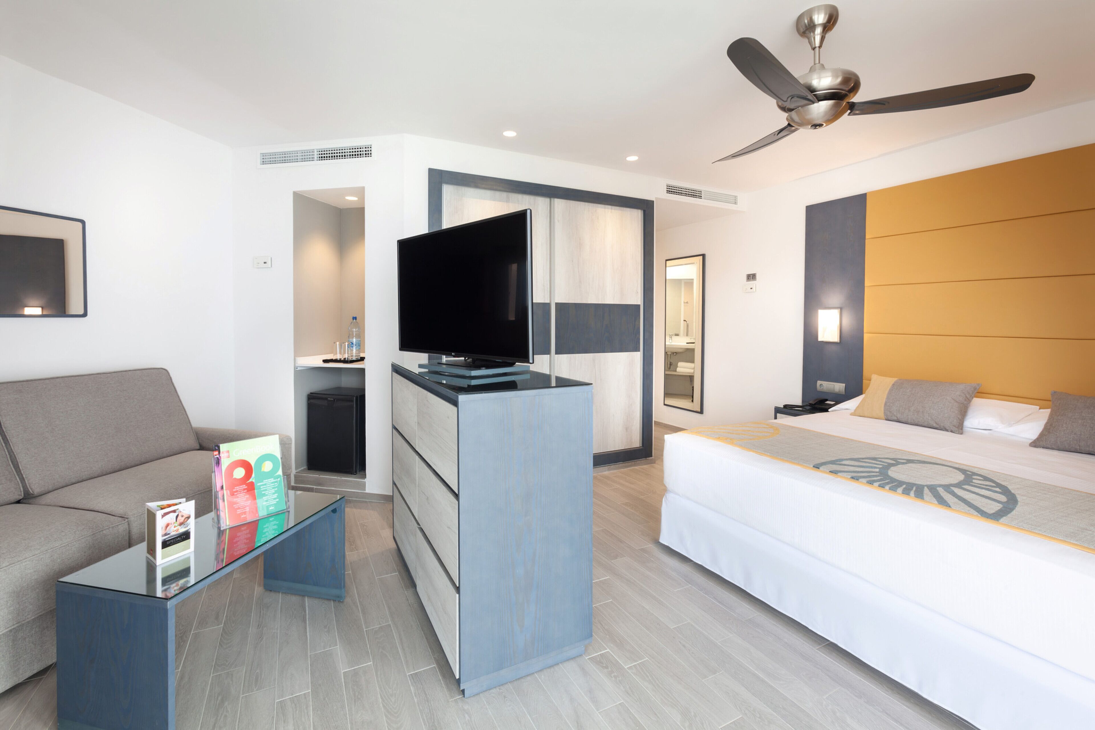 In-room safe, free WiFi, bed sheets